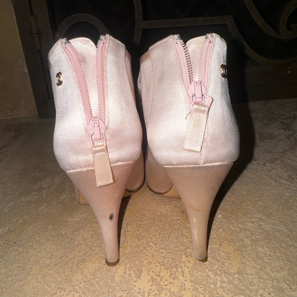 Vintage Chanel Pink Satin Bow Ankle Boots - Picture 4 of 11